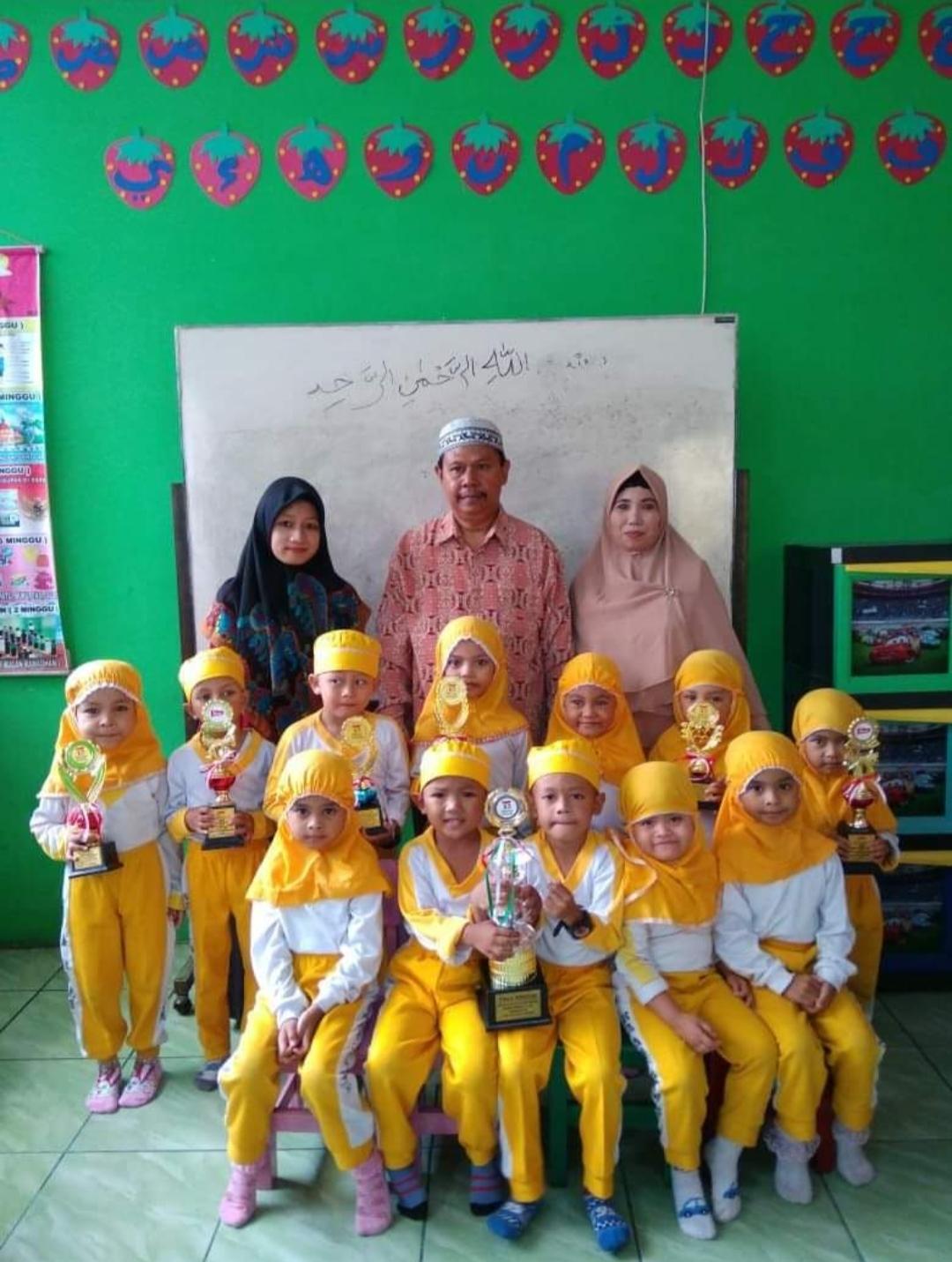 Juara Lomba Tahfidz dan Mewarnai